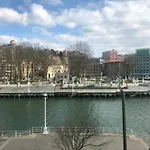 Piso Senorial En Corazon De Bilbao